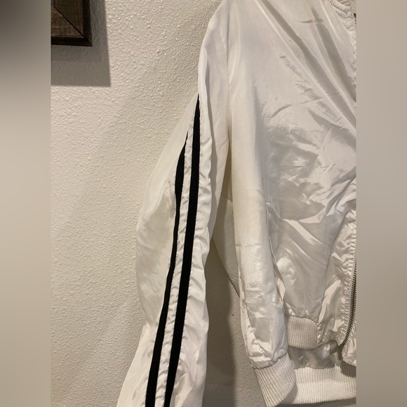 White-black striped bomber jacket - Picture 2 of 4